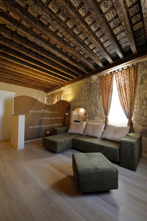 Desiderata Studio Apartment Split Room photo